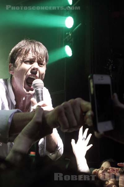 SUEDE - 2013-11-11 - PARIS - La Cigale - Brett Anderson